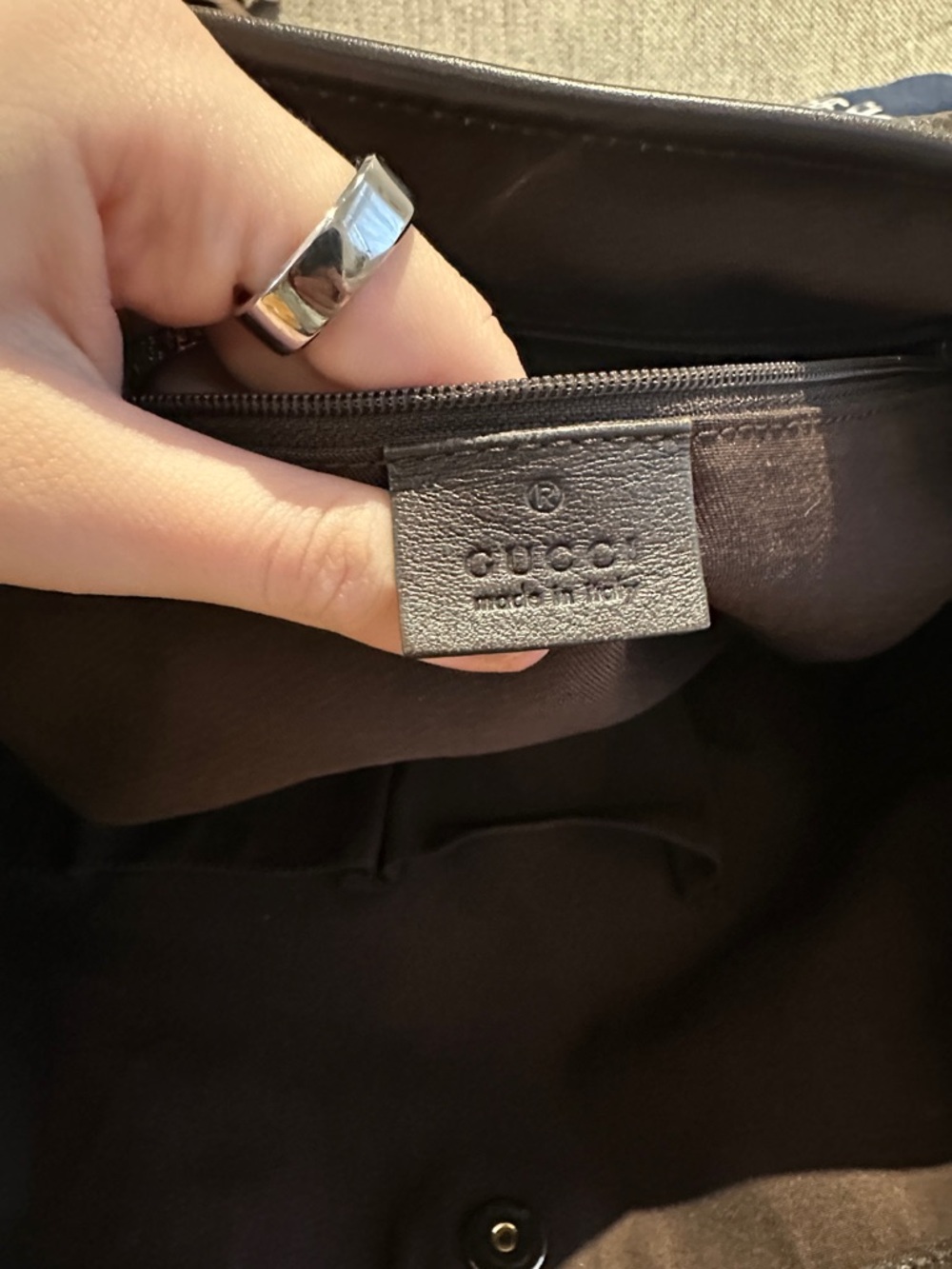 SOLD🤍Gucci Tote - Picture 6 of 7